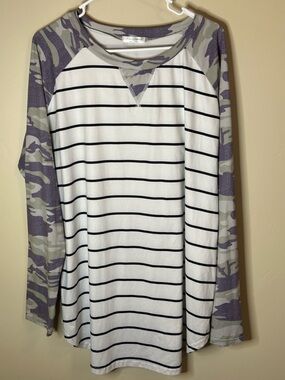 Perfection Striped Tee with Lavender Camouflage Accents - XXL P2P 27” Length 30”